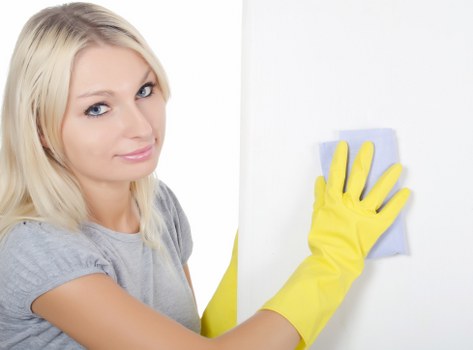 Cleaning tools and supplies used for deep cleaning tasks
